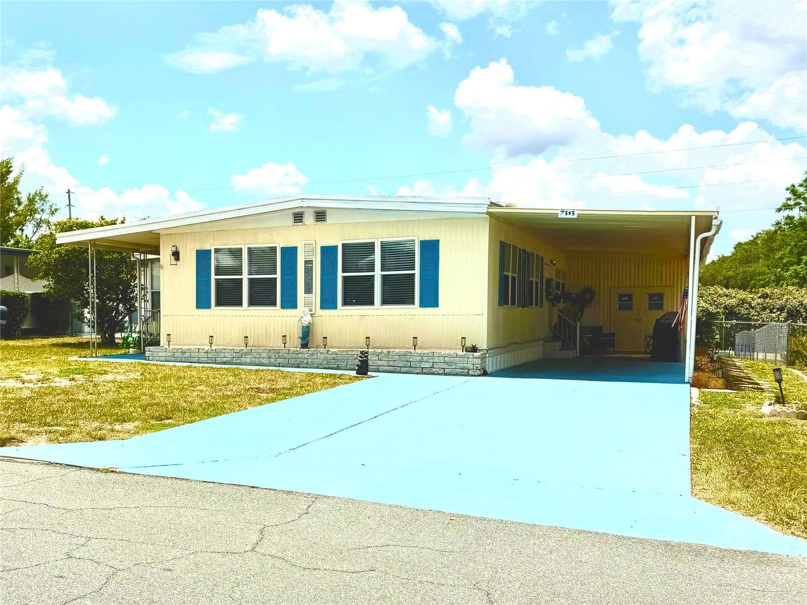7313 FAIRLANE AVENUE