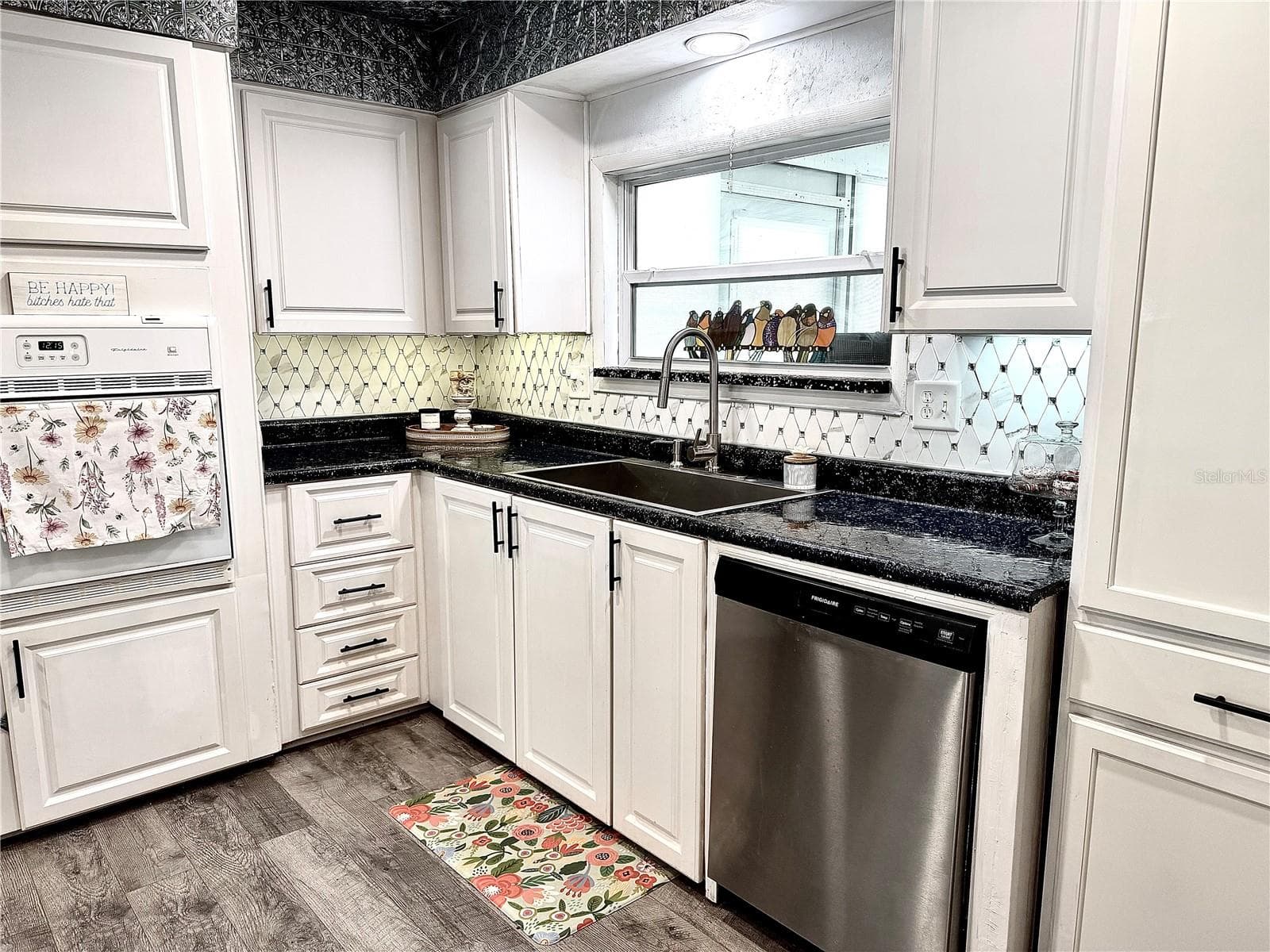 7313 FAIRLANE AVENUE — photo 9 of 35