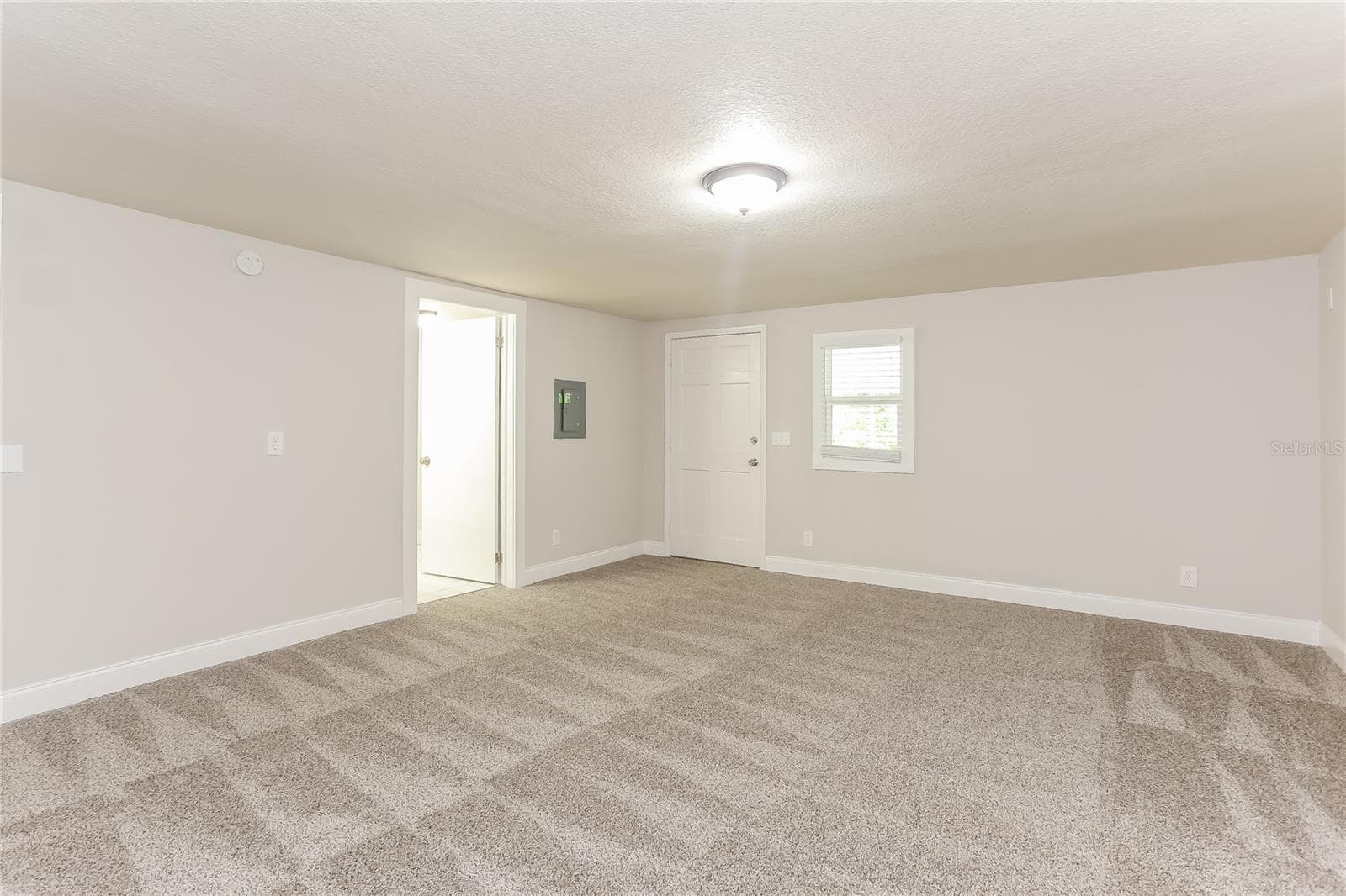 4571 PARK STREET — photo 15 of 24