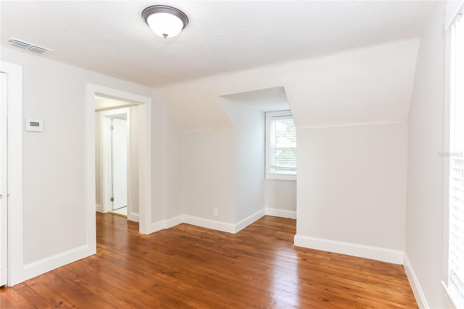 4571 PARK STREET — photo 19 of 24
