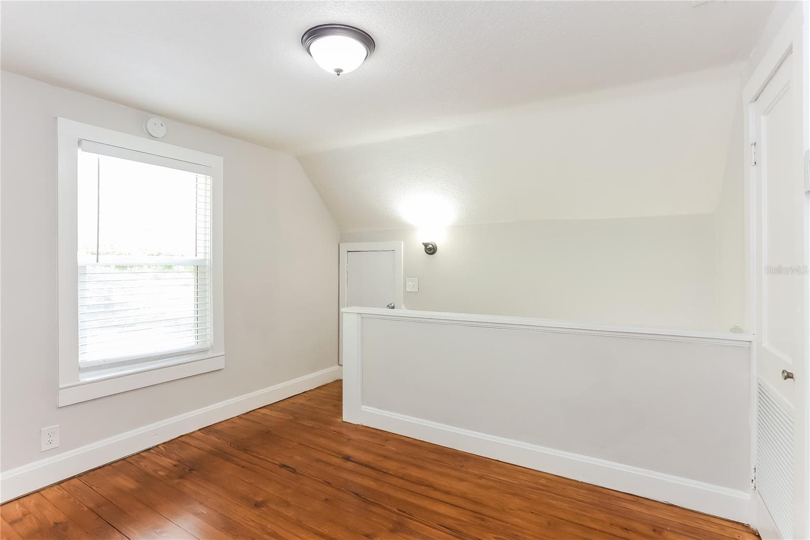 4571 PARK STREET — photo 18 of 24