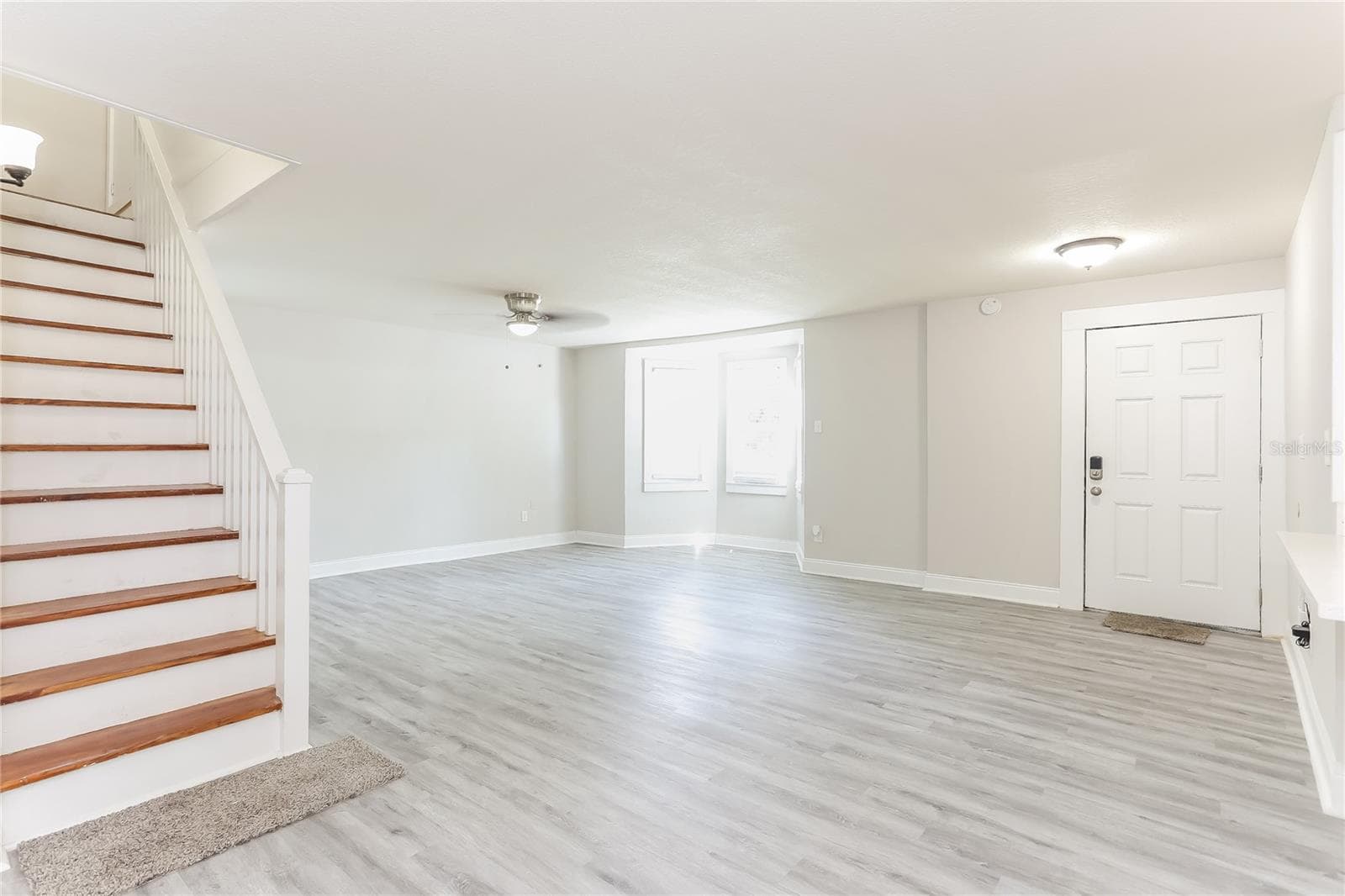 4571 PARK STREET — photo 8 of 24