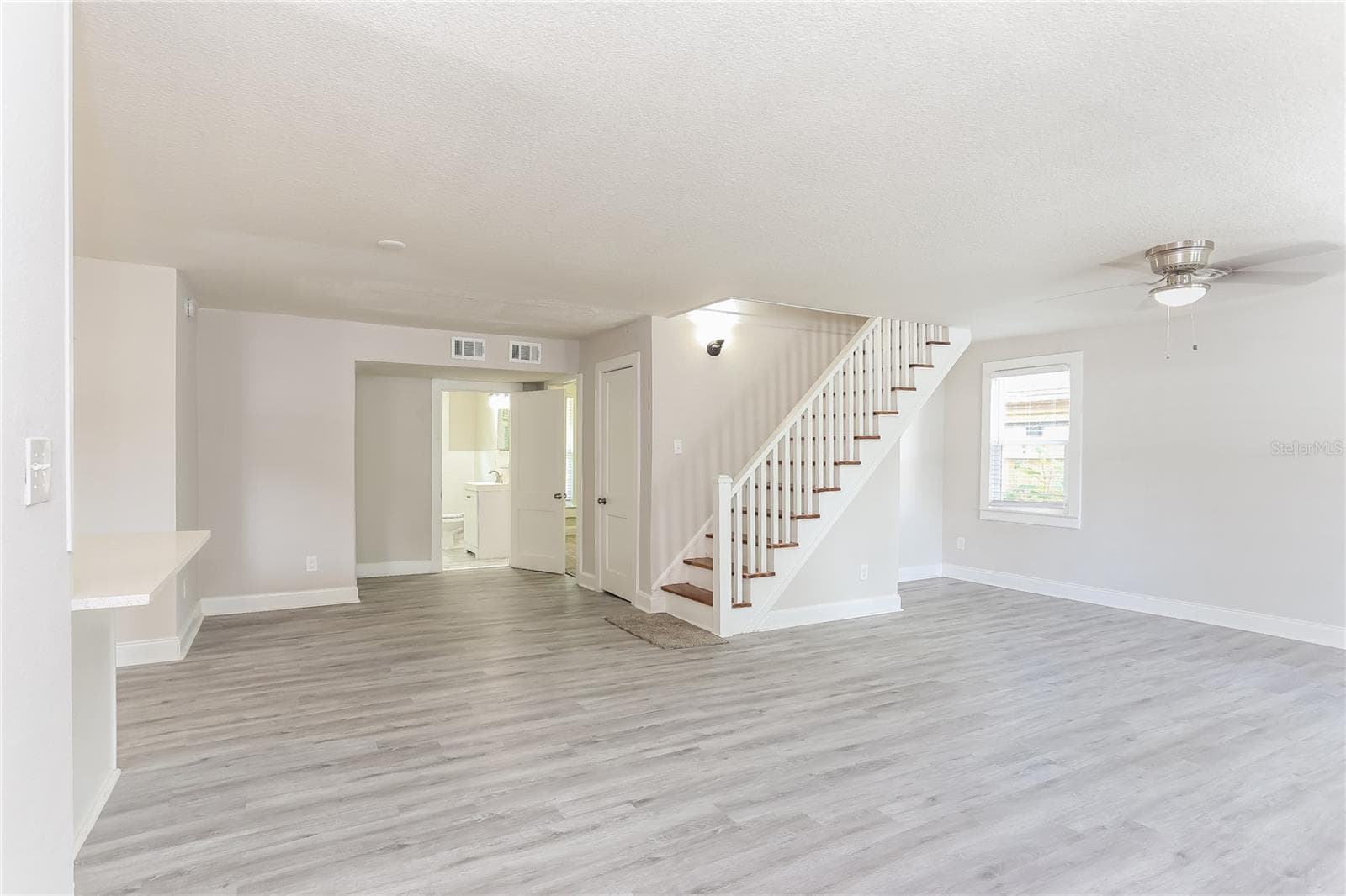 4571 PARK STREET — photo 10 of 24