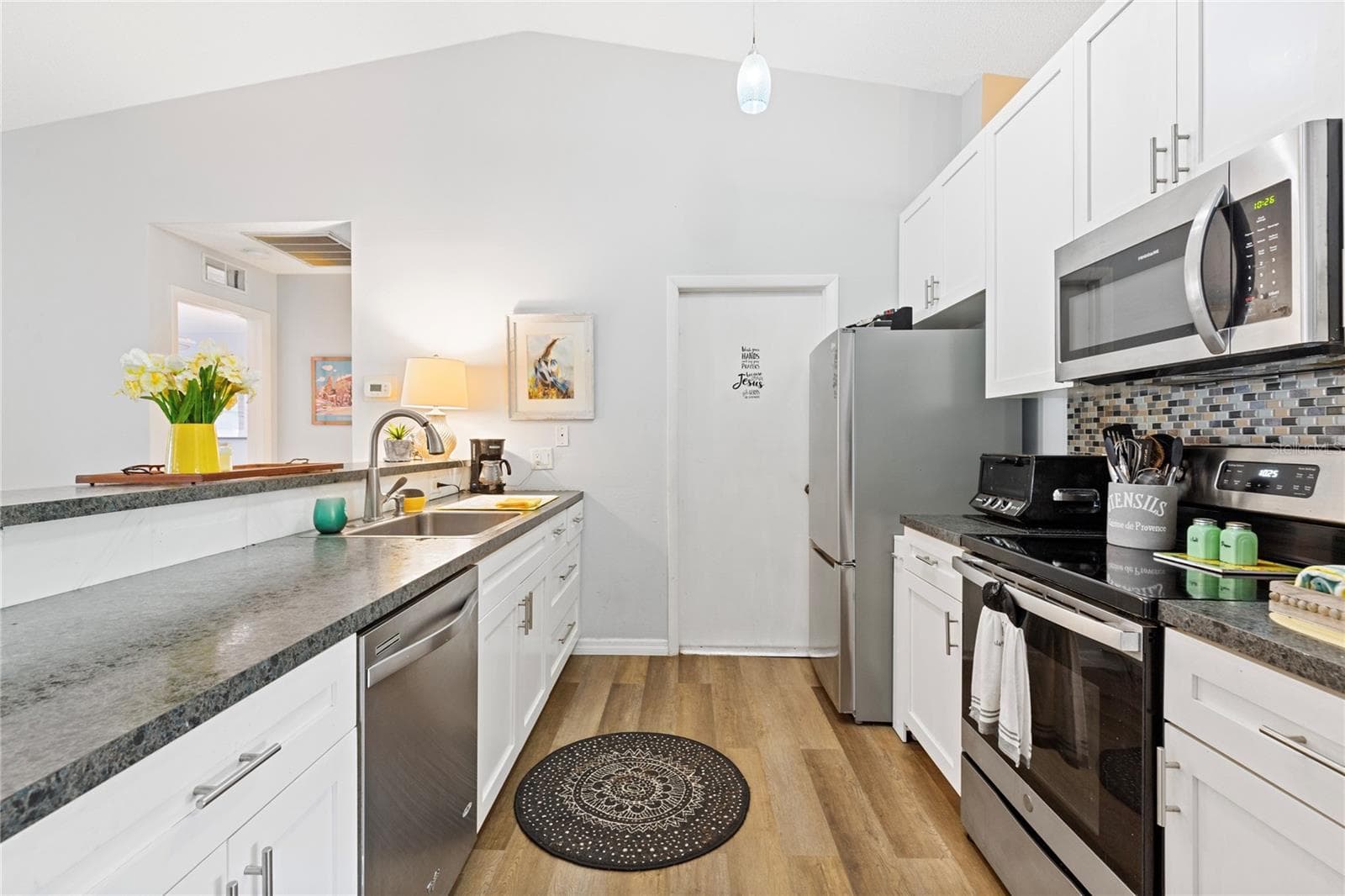 2220 MARSHALL DRIVE — photo 9 of 28