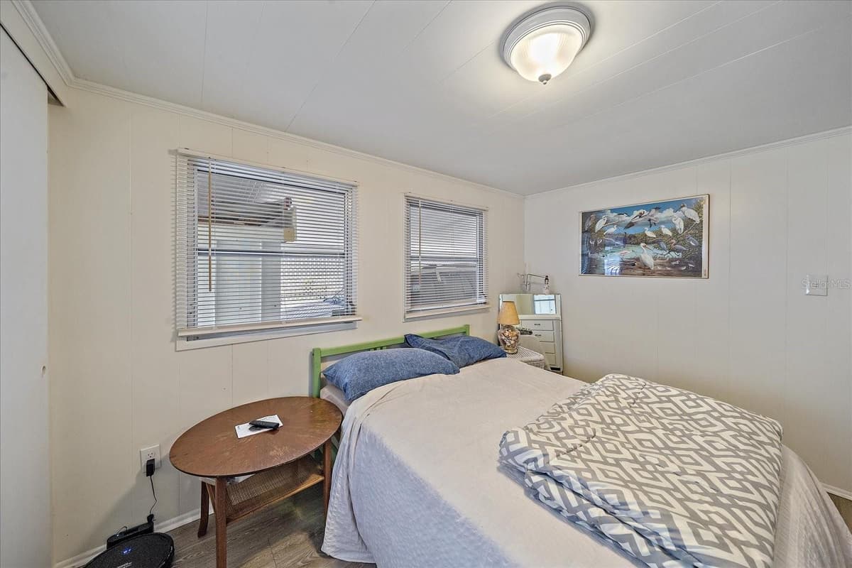 1100 UNIVERSITY PARKWAY — photo 39 of 47