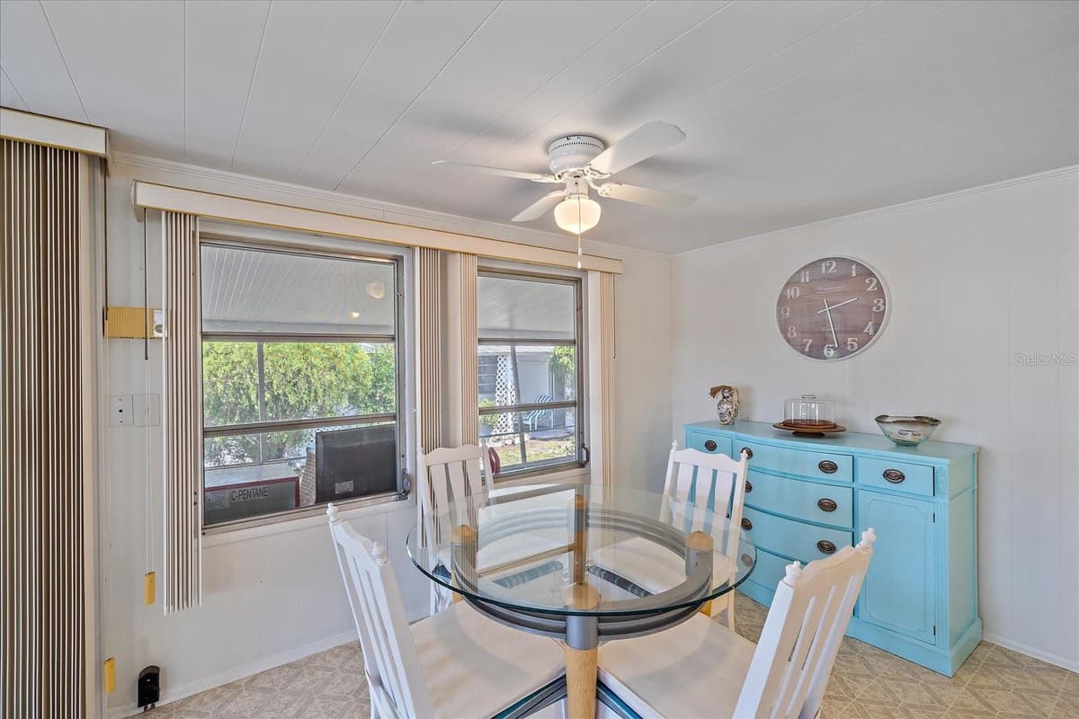 1100 UNIVERSITY PARKWAY — photo 11 of 47