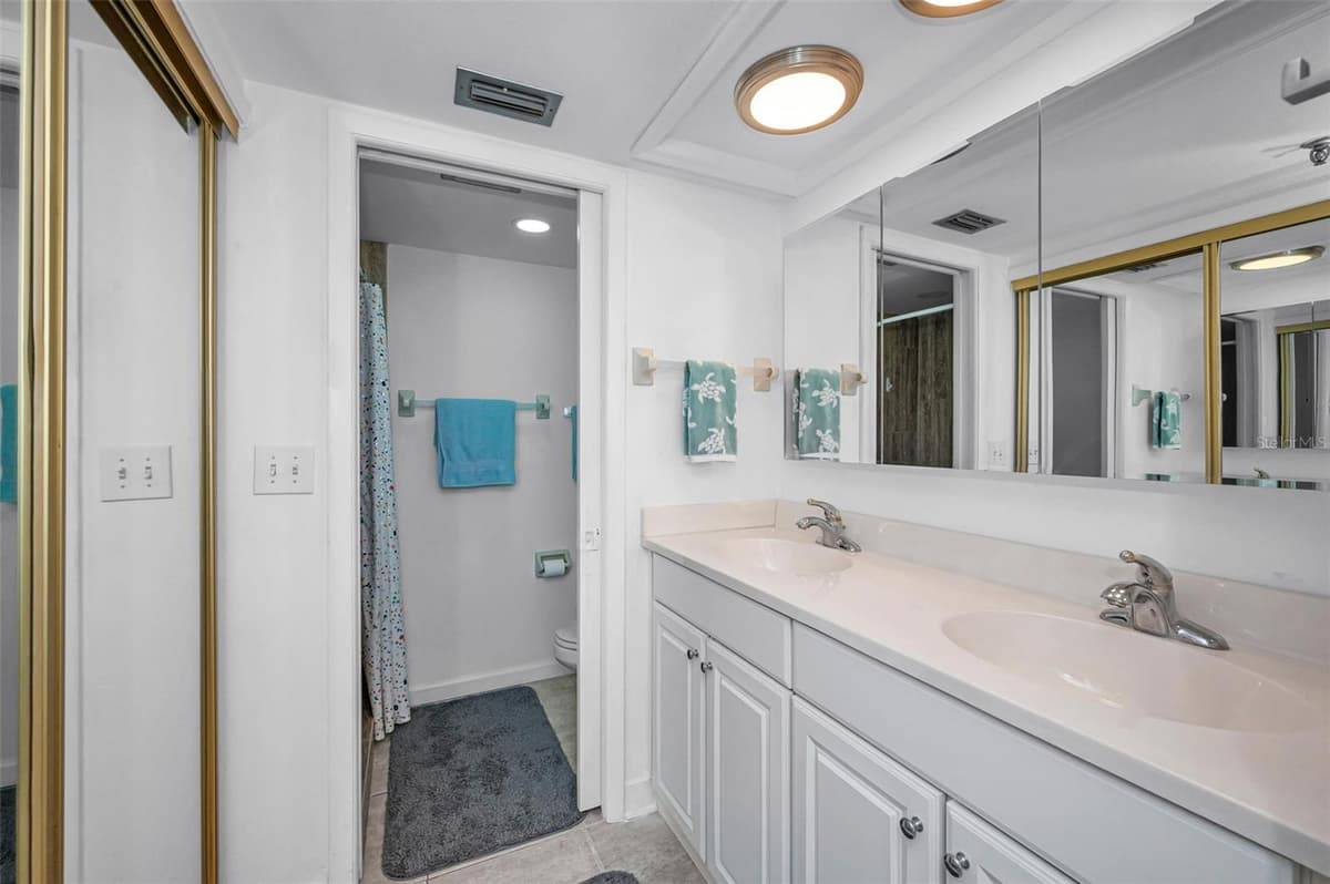 19111 VISTA BAY DRIVE — photo 57 of 94