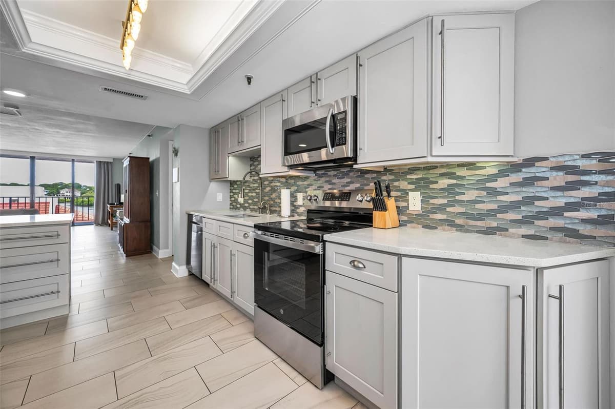 19111 VISTA BAY DRIVE — photo 32 of 94