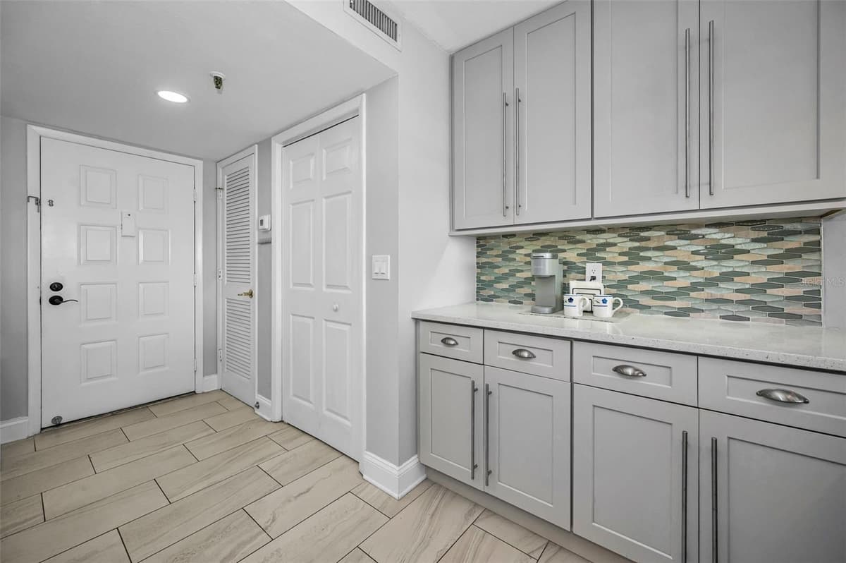 19111 VISTA BAY DRIVE — photo 18 of 94