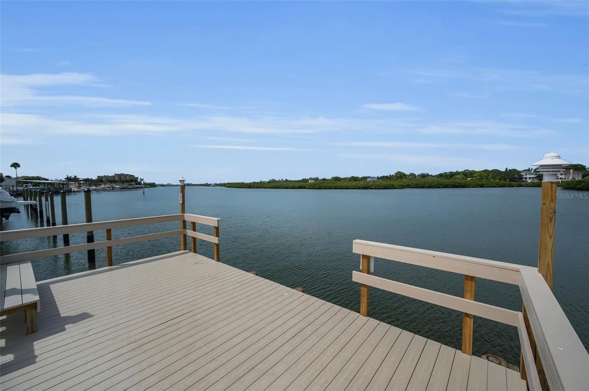 19111 VISTA BAY DRIVE — photo 14 of 94