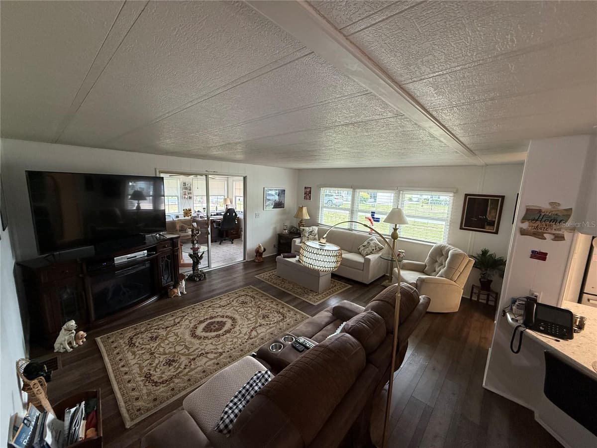 21 BOBWHITE ROAD — photo 10 of 25