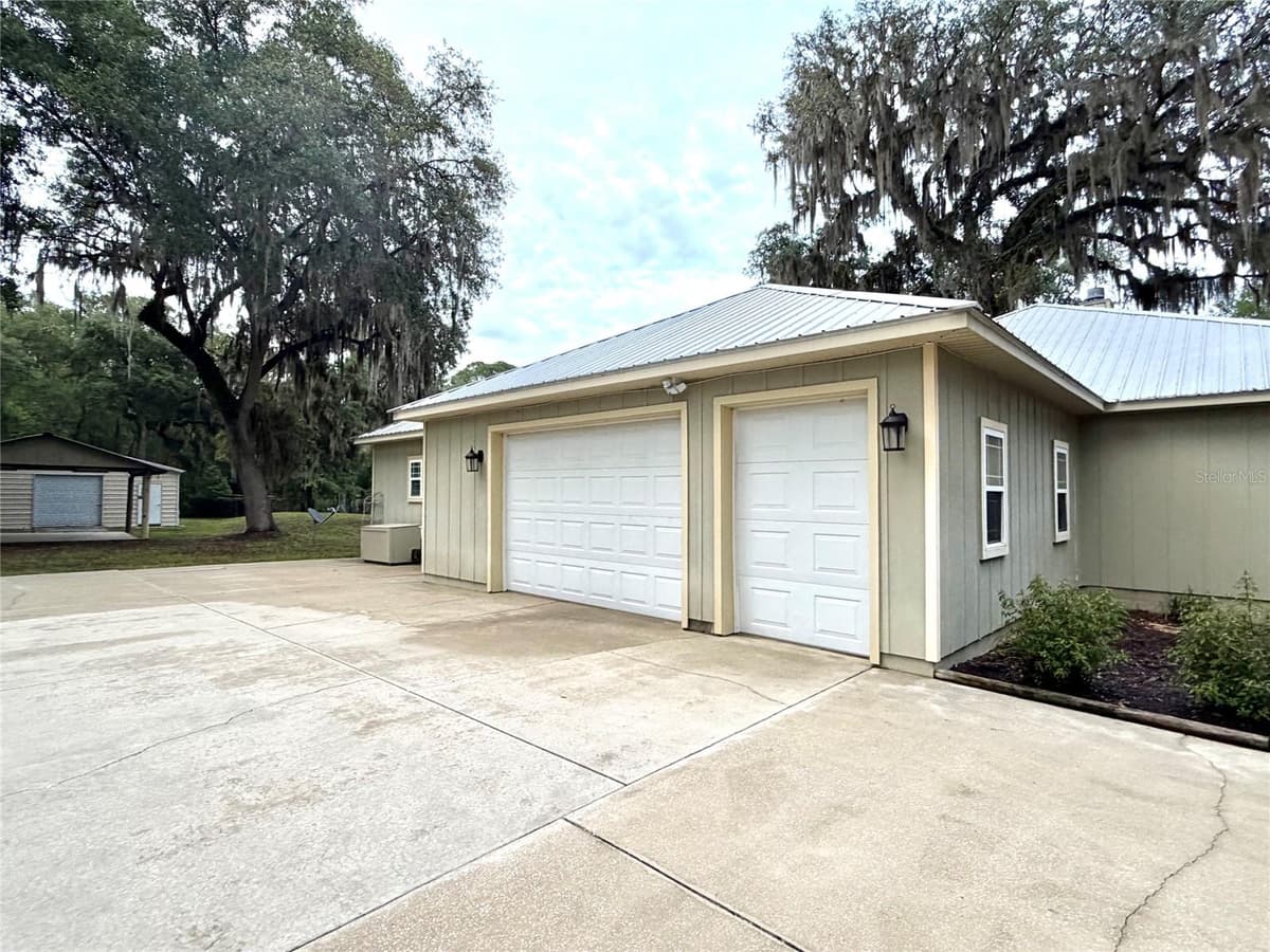 1043 COUNTY ROAD 21B — photo 42 of 47