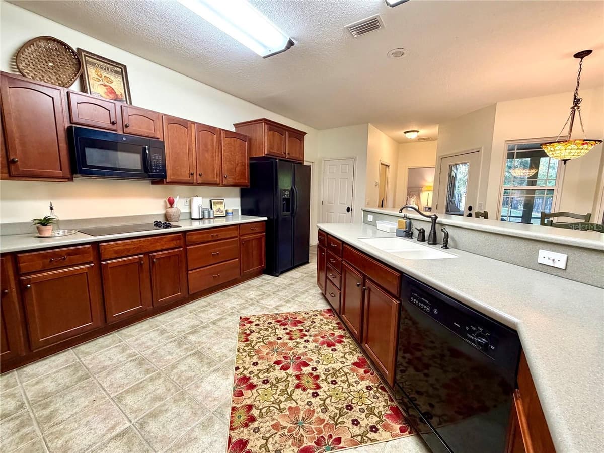 1043 COUNTY ROAD 21B — photo 4 of 47
