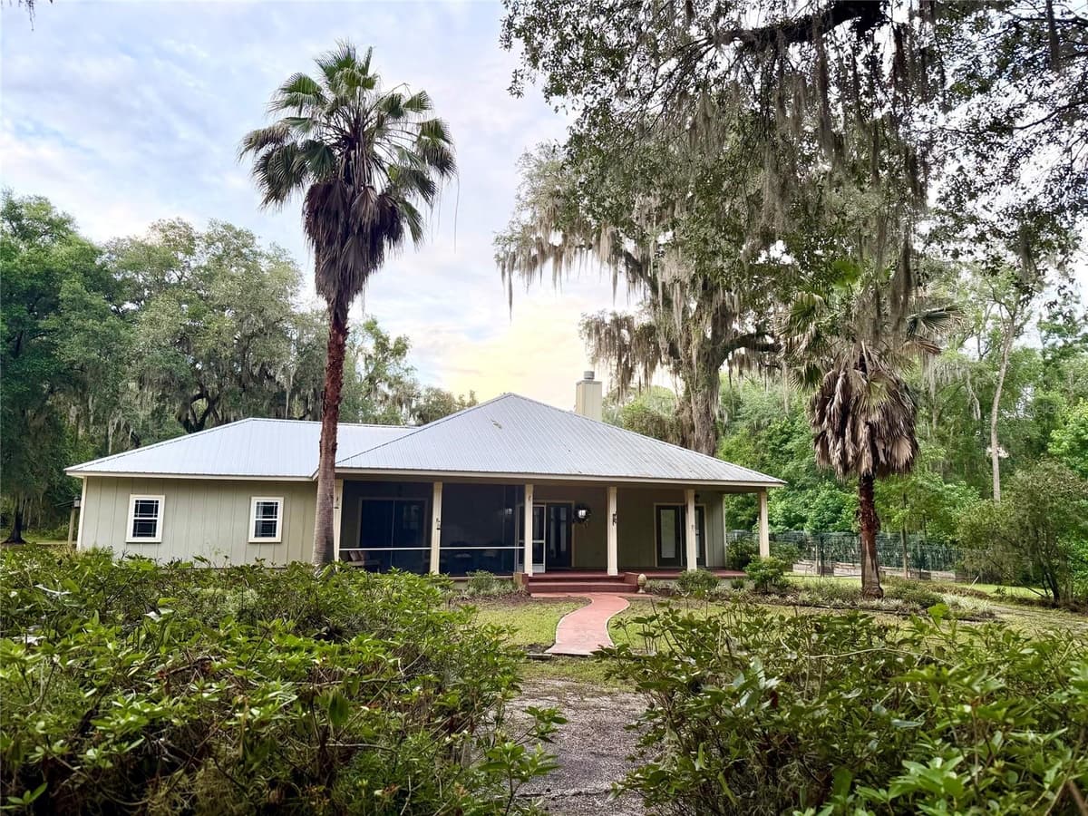 1043 COUNTY ROAD 21B — photo 1 of 47