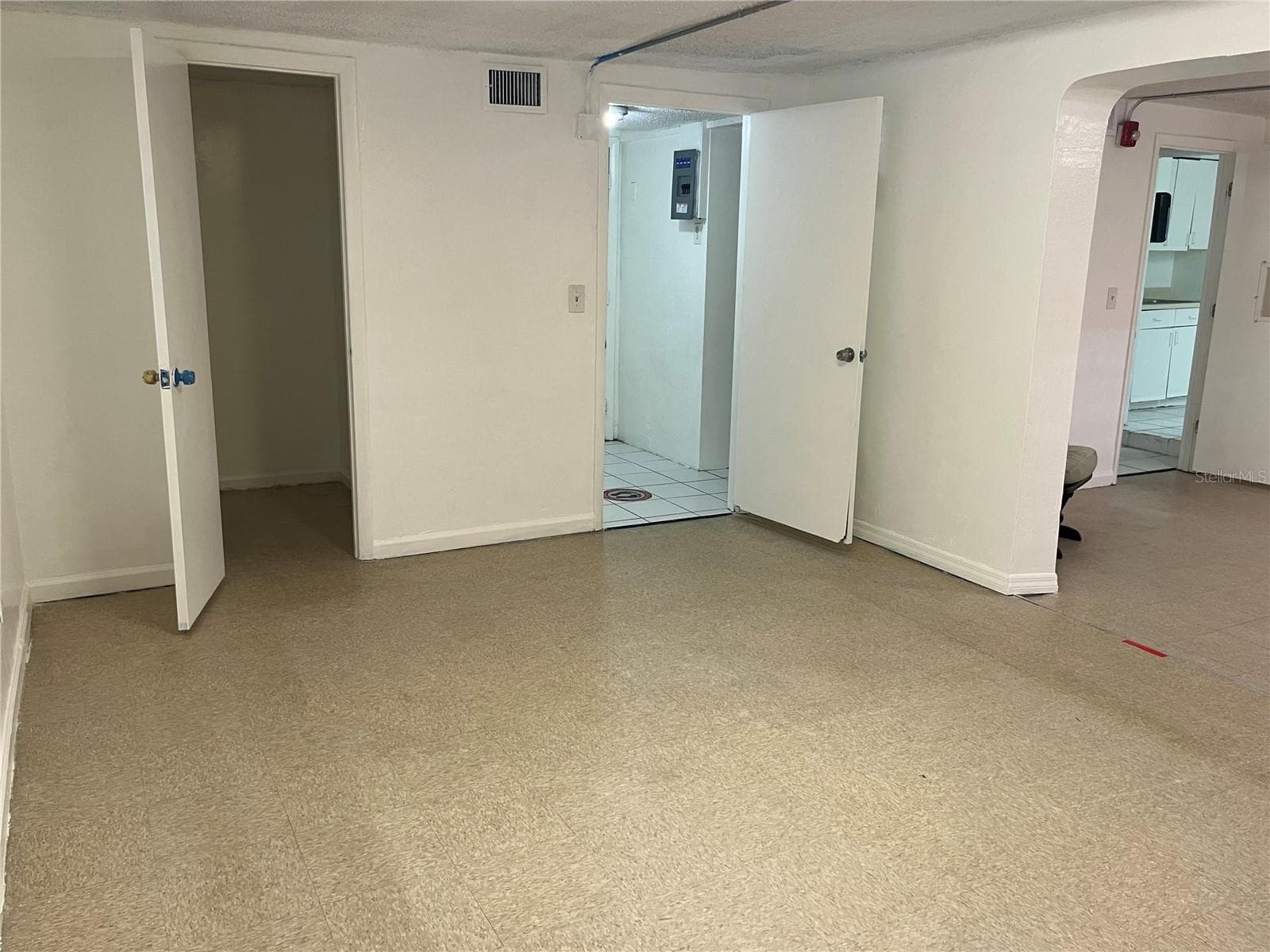 805 FERGUSON DRIVE — photo 45 of 55