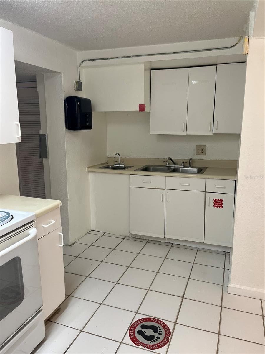 805 FERGUSON DRIVE — photo 32 of 55