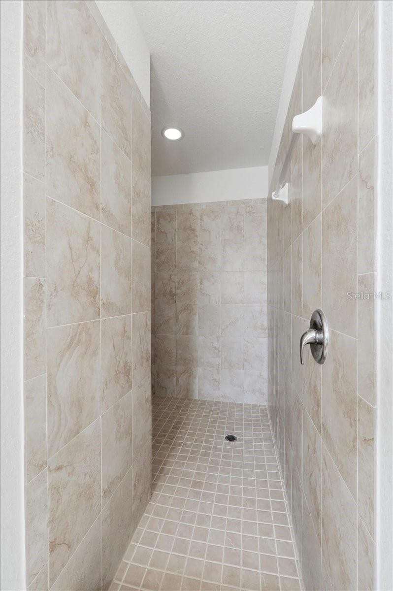 180 SOLIS DRIVE — photo 20 of 41