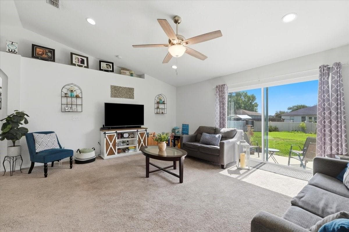 180 SOLIS DRIVE — photo 8 of 41