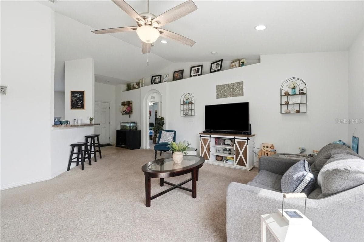 180 SOLIS DRIVE — photo 7 of 41