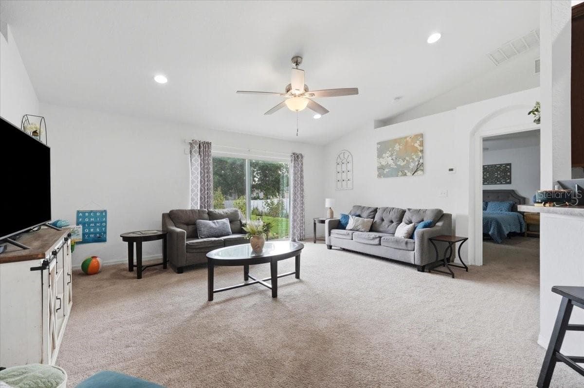 180 SOLIS DRIVE — photo 9 of 41
