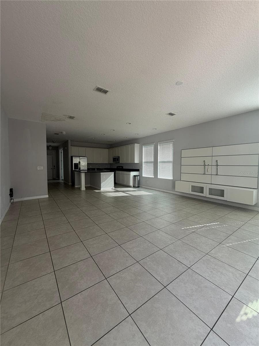 11400 CENTER LAKE DRIVE — photo 5 of 19
