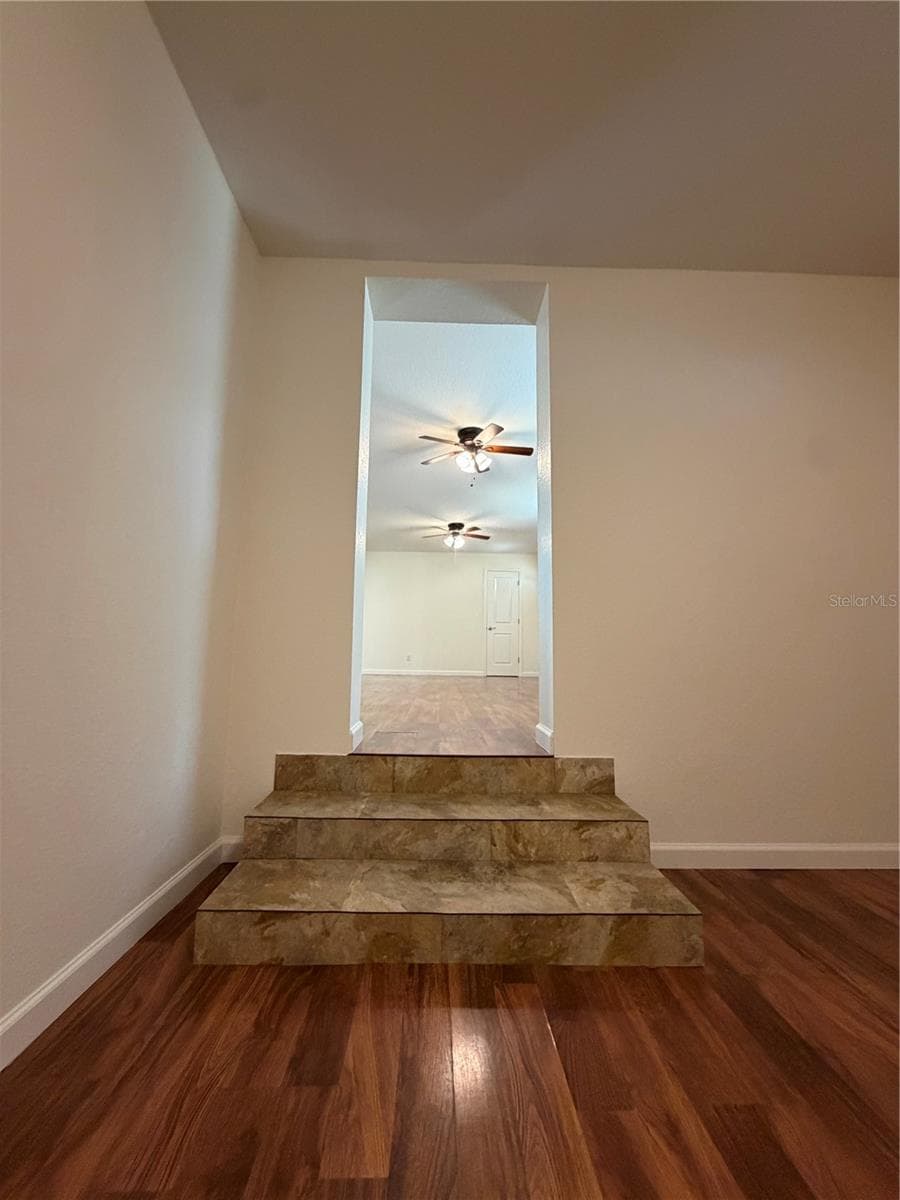 609 GRAY AVENUE — photo 32 of 38