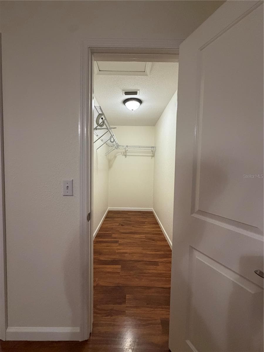 609 GRAY AVENUE — photo 31 of 38