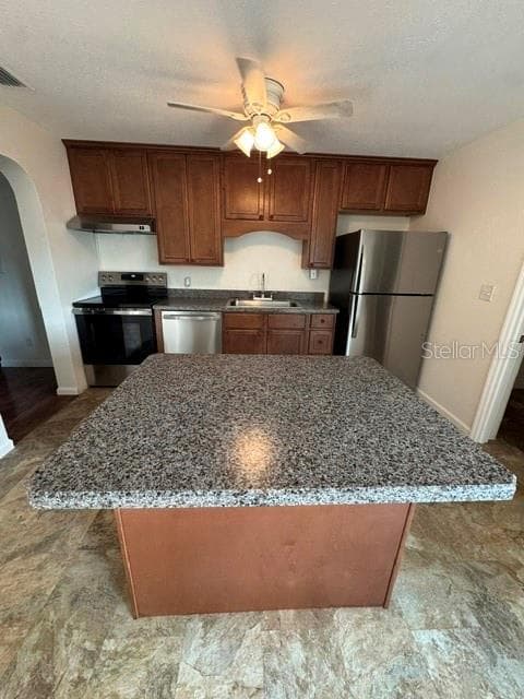 609 GRAY AVENUE — photo 13 of 38
