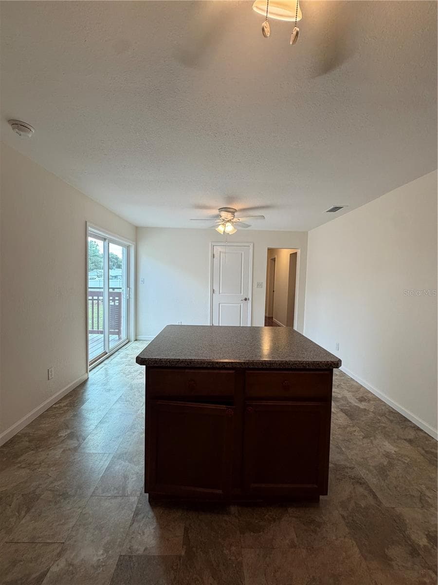 609 GRAY AVENUE — photo 17 of 38