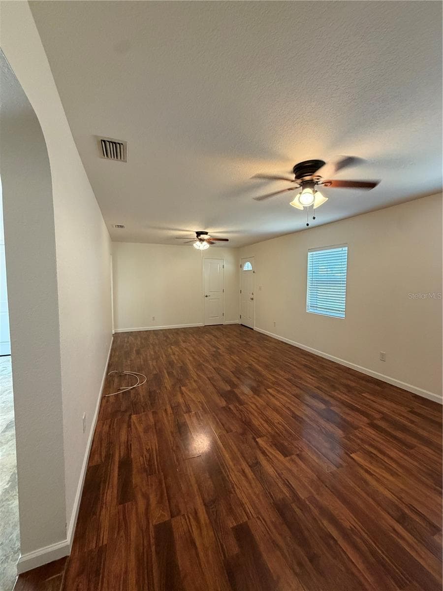 609 GRAY AVENUE — photo 11 of 38