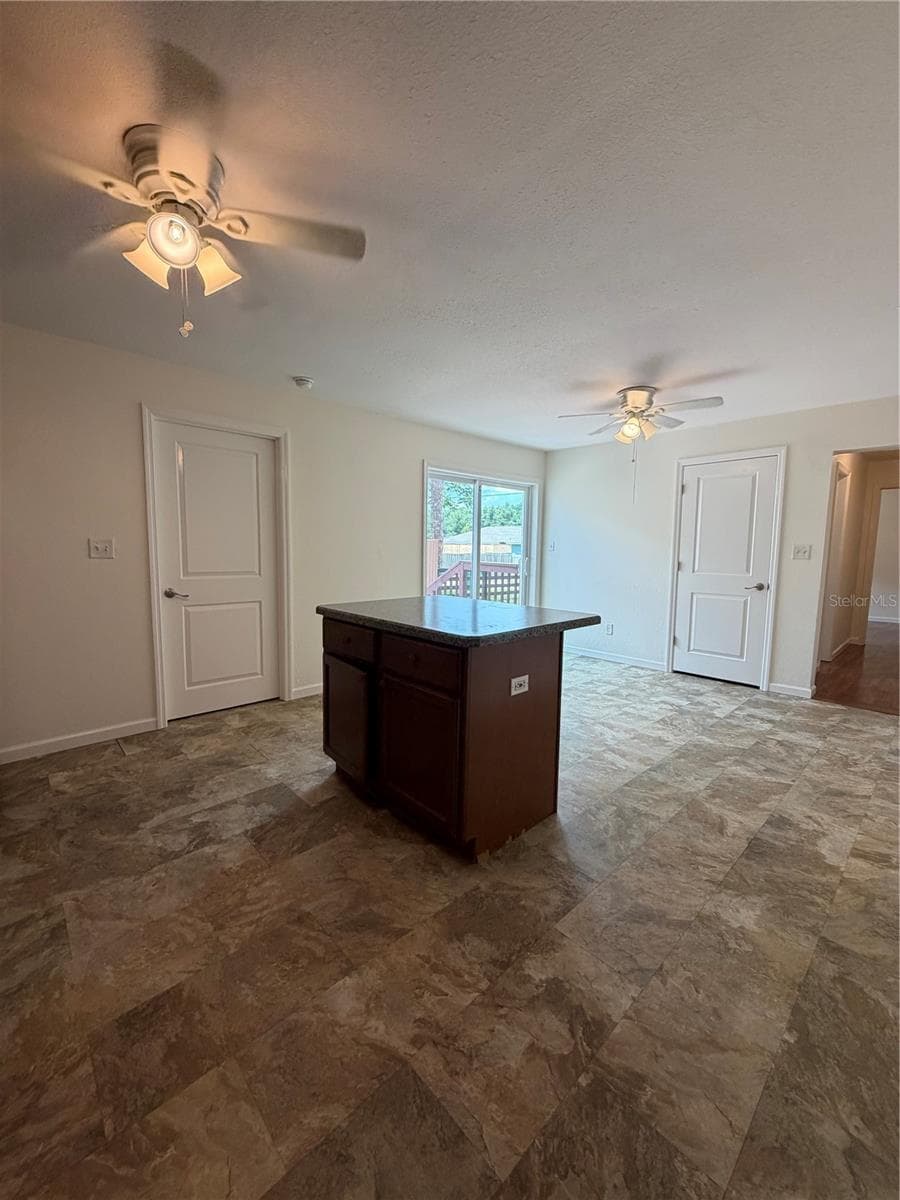 609 GRAY AVENUE — photo 16 of 38