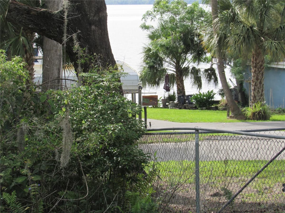 14 LAKE STREET — photo 7 of 9
