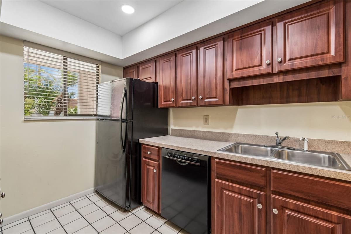 4243 OAK LOOP — photo 9 of 26