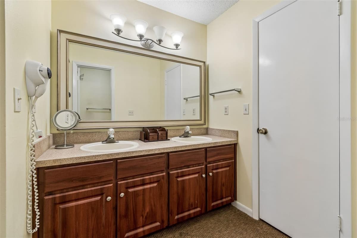 4243 OAK LOOP — photo 17 of 26