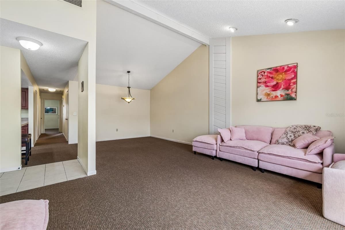 4243 OAK LOOP — photo 4 of 26