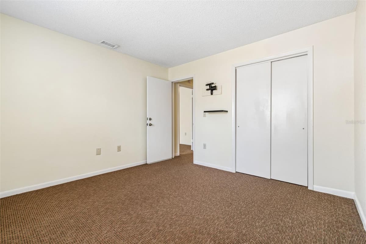 4243 OAK LOOP — photo 14 of 26