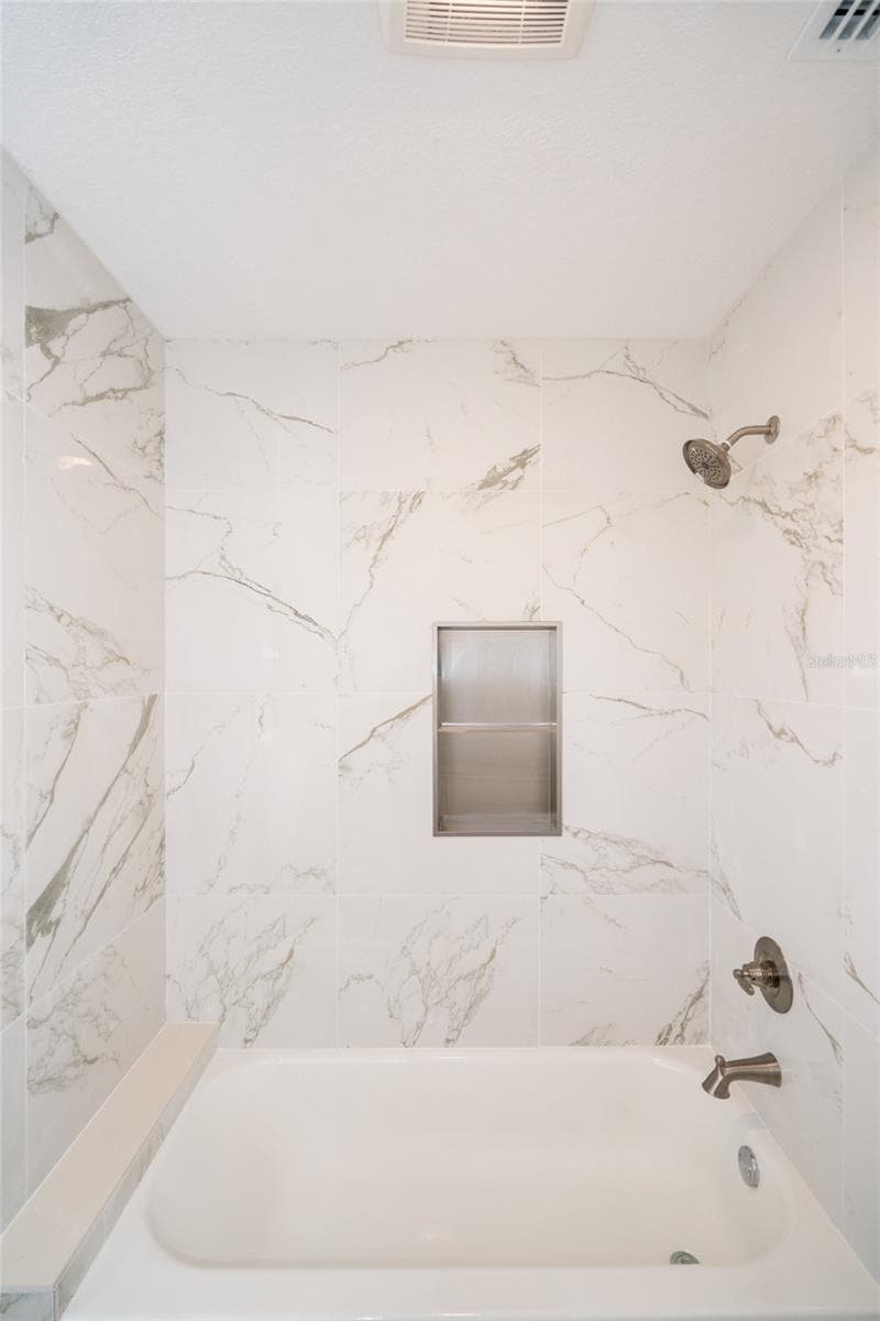 415 COUNTRY CLUB DRIVE — photo 11 of 22