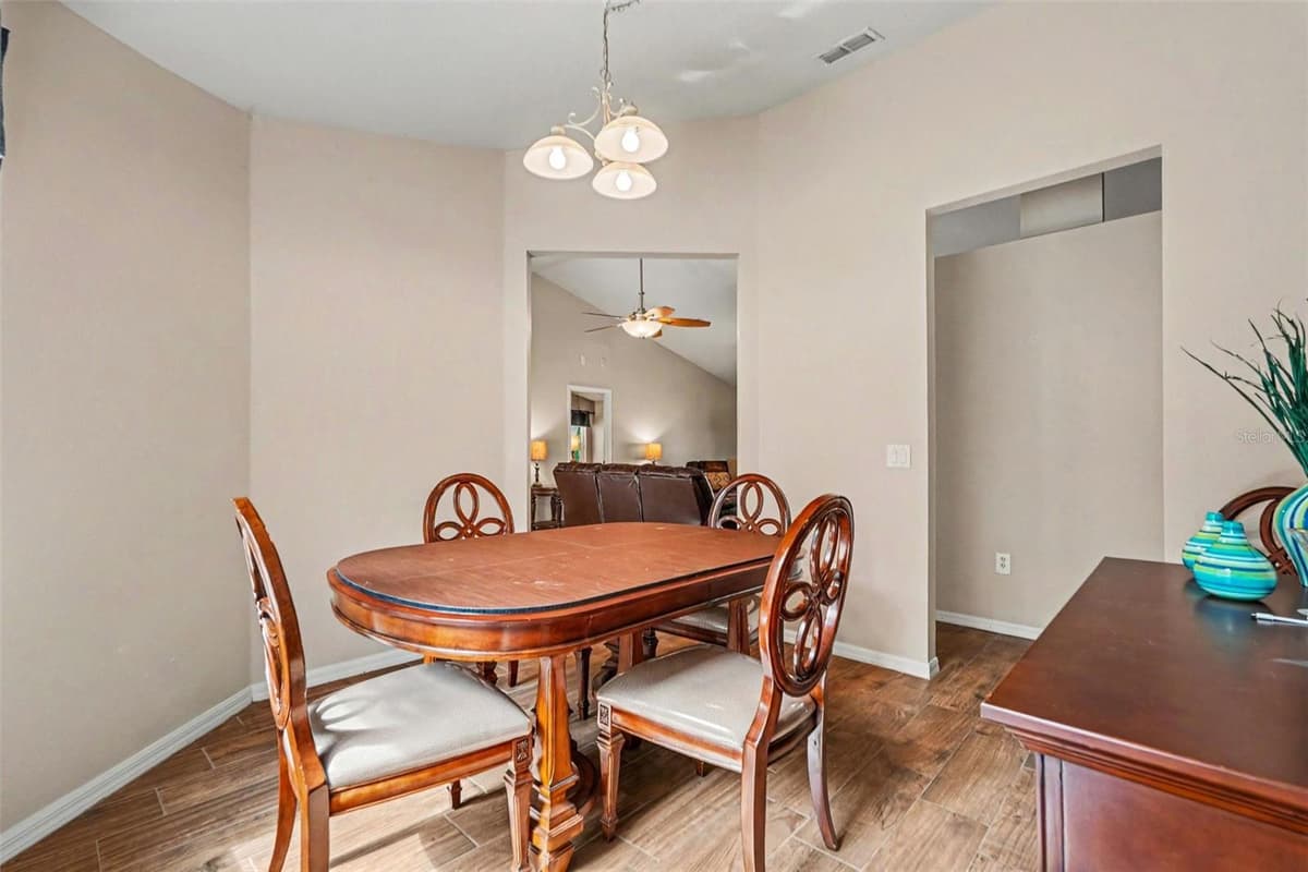 6350 BILTMORE AVENUE — photo 11 of 32