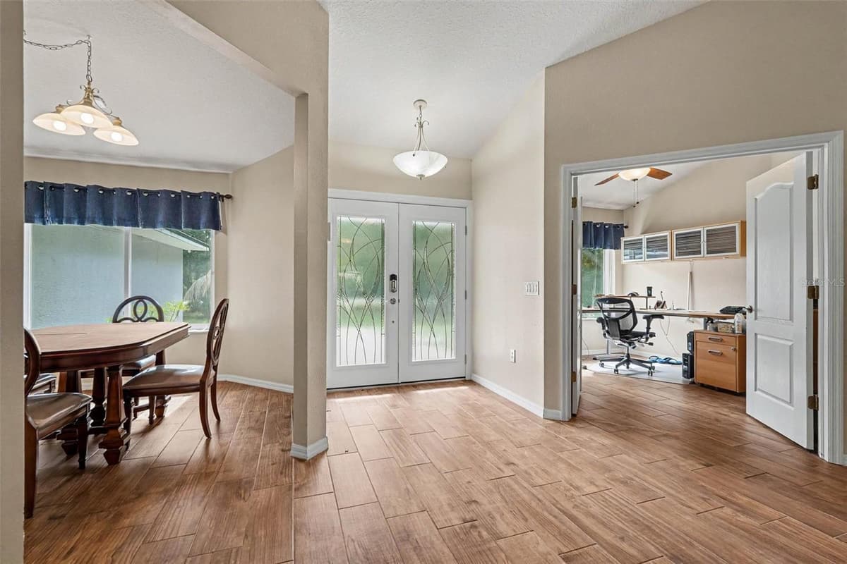 6350 BILTMORE AVENUE — photo 9 of 32