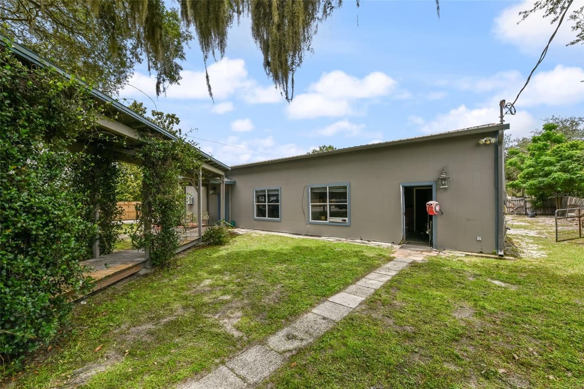 2036 LAKE VIEW AVENUE — photo 35 of 97
