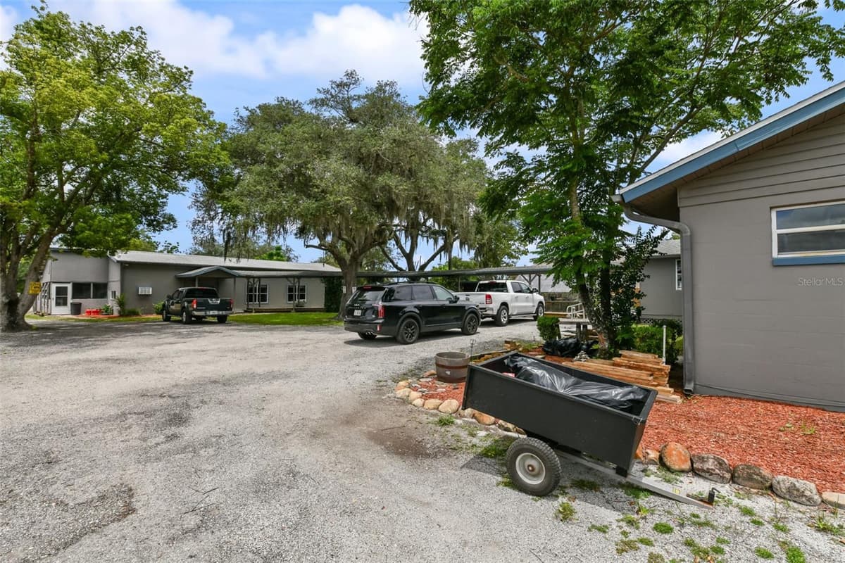 2036 LAKE VIEW AVENUE — photo 11 of 97