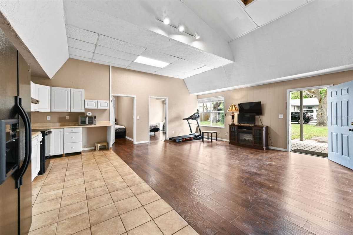 2036 LAKE VIEW AVENUE — photo 38 of 97