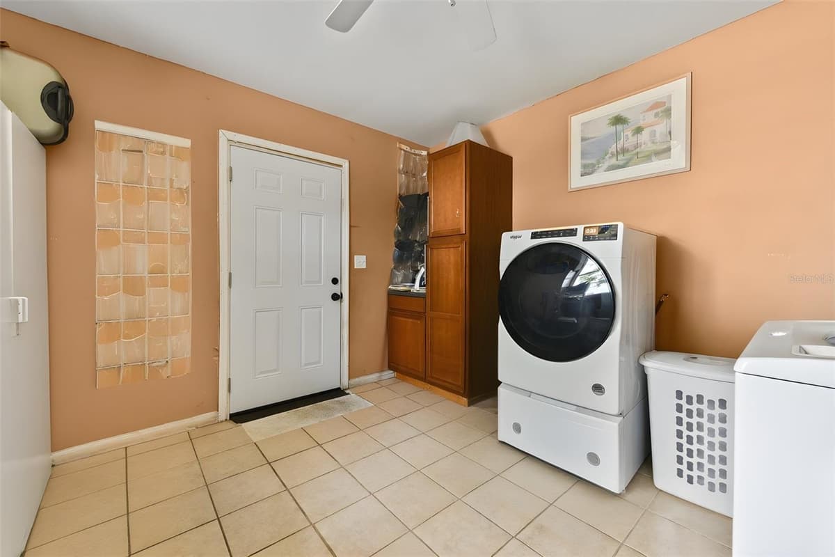 2036 LAKE VIEW AVENUE — photo 14 of 97