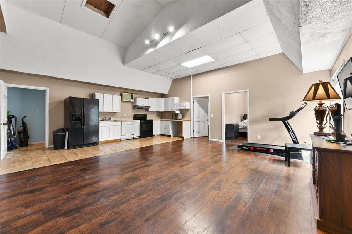 2036 LAKE VIEW AVENUE — photo 40 of 97