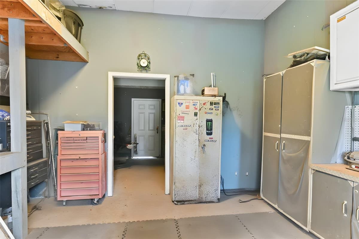 2036 LAKE VIEW AVENUE — photo 36 of 97