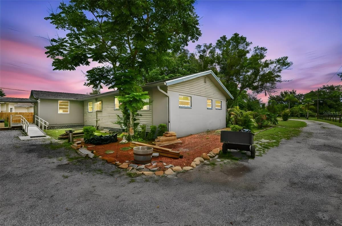 2036 LAKE VIEW AVENUE — photo 94 of 97