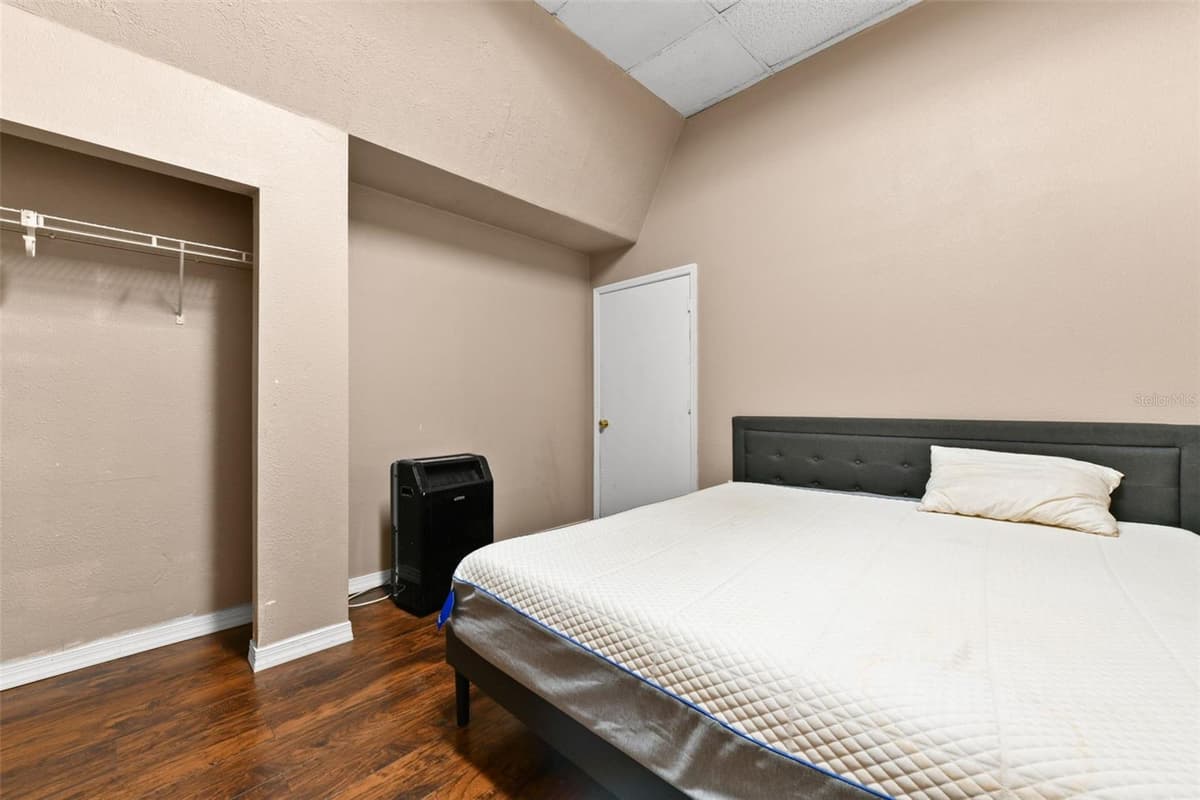 2036 LAKE VIEW AVENUE — photo 42 of 97