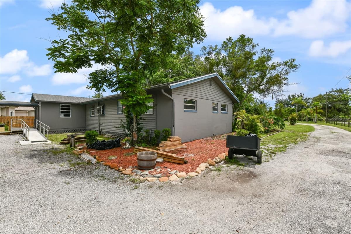 2036 LAKE VIEW AVENUE — photo 12 of 97