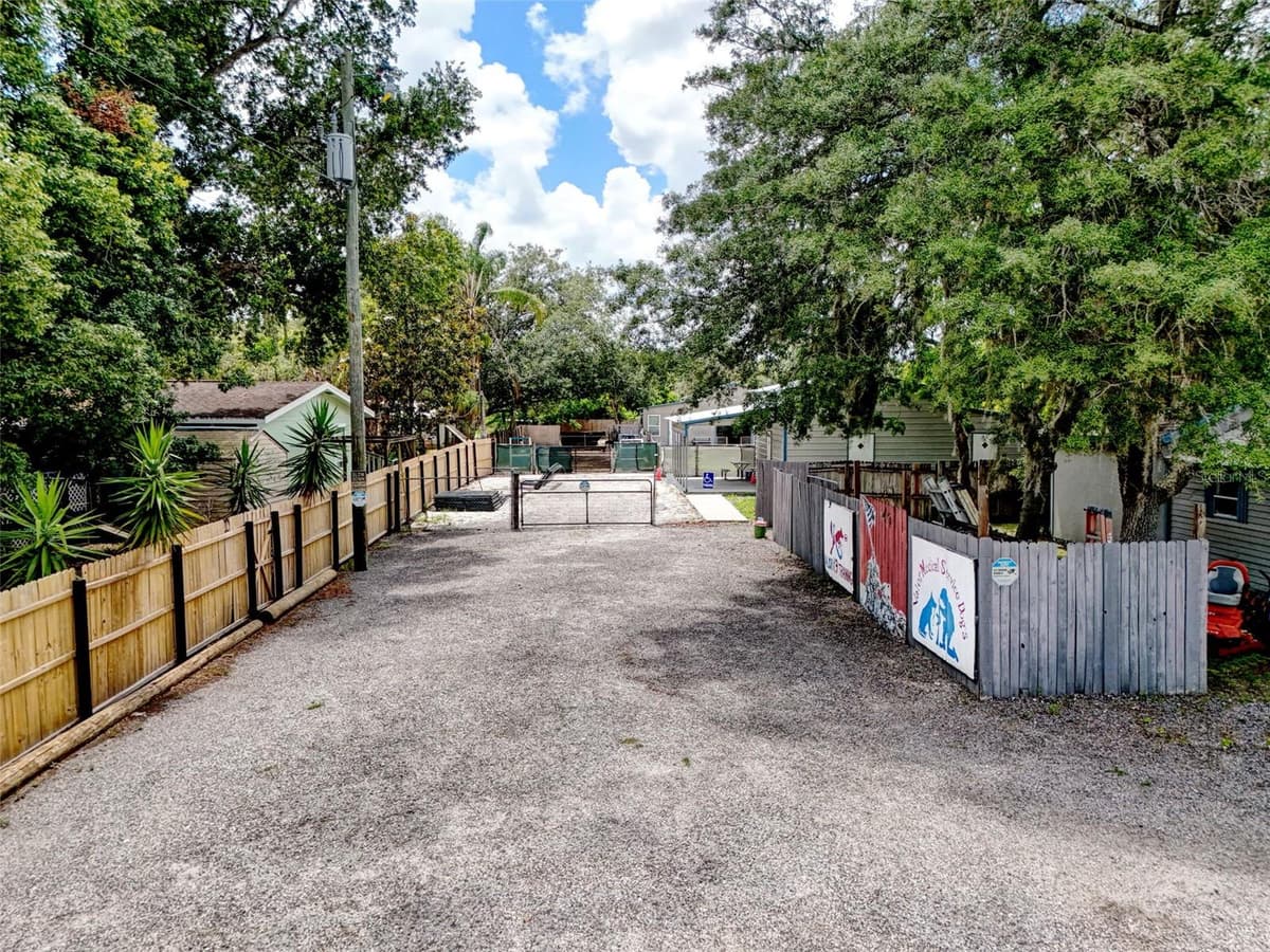 2036 LAKE VIEW AVENUE — photo 84 of 97