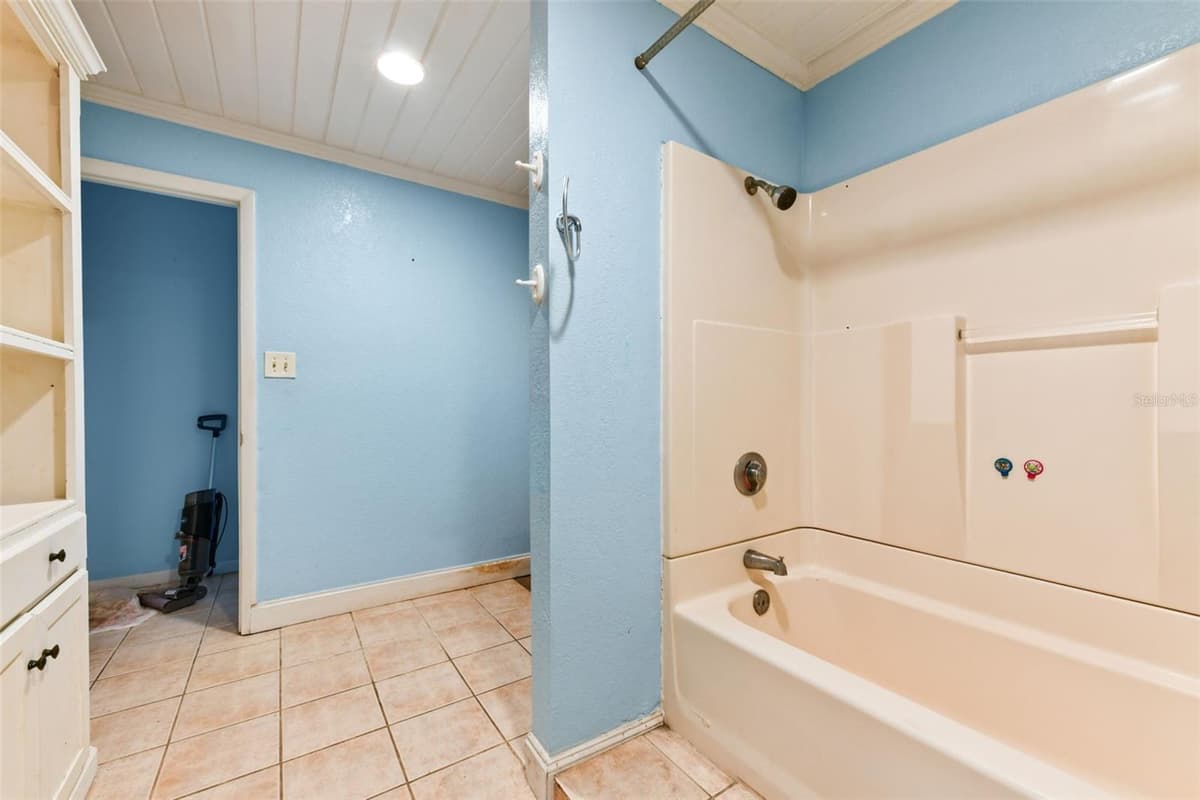 2036 LAKE VIEW AVENUE — photo 45 of 97